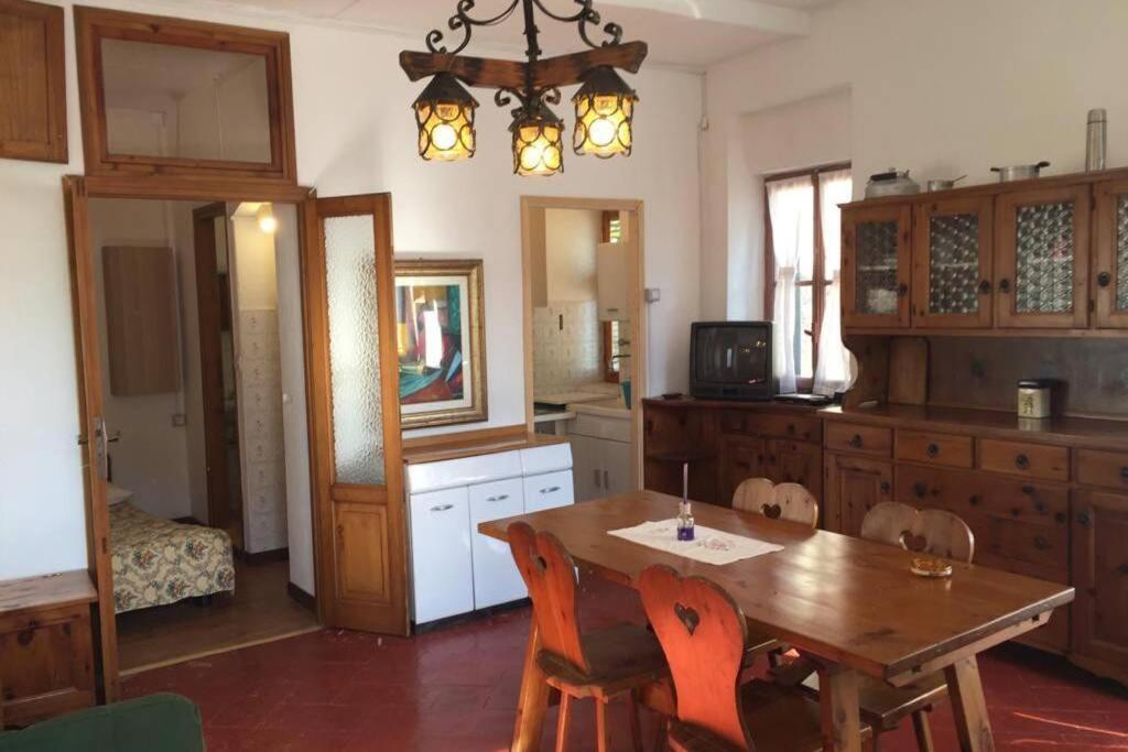 Nel Set Di Piccolo Antico Viola Holiday home