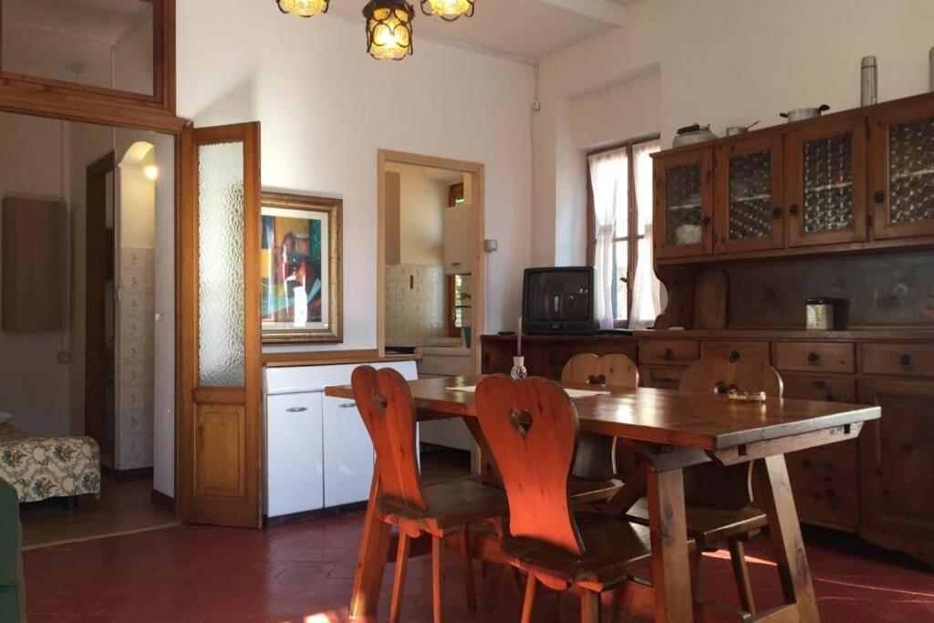 Nel Set Di Piccolo Antico Viola Ferienhaus Valsolda