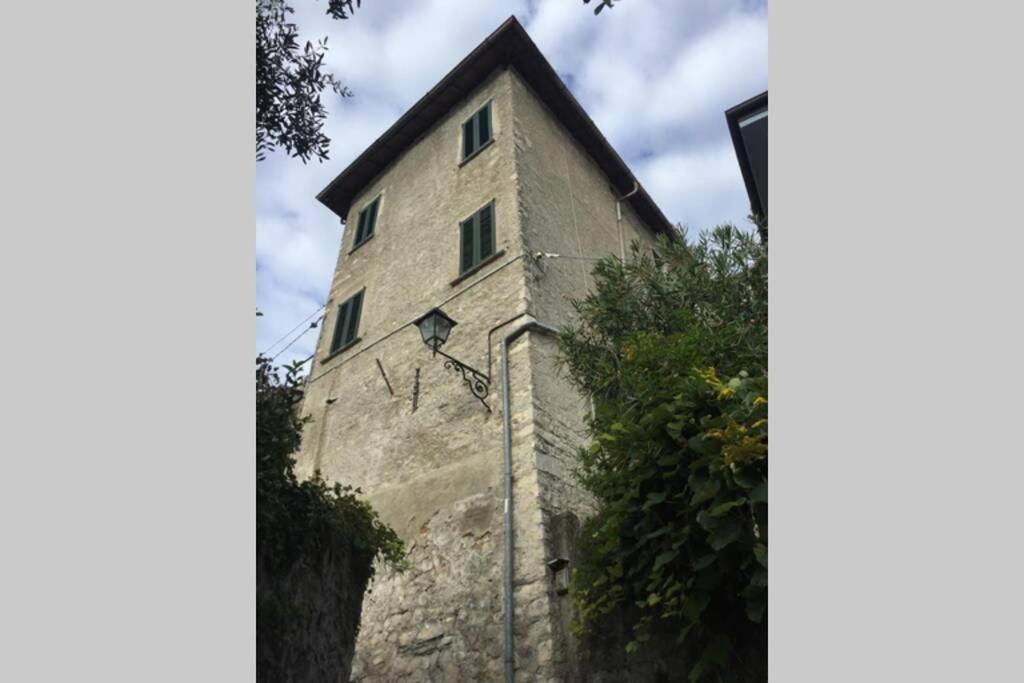 Nel Set Di Piccolo Antico Viola Ferienhaus